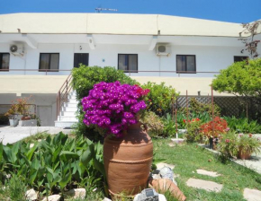 Evi Apartments And Studios